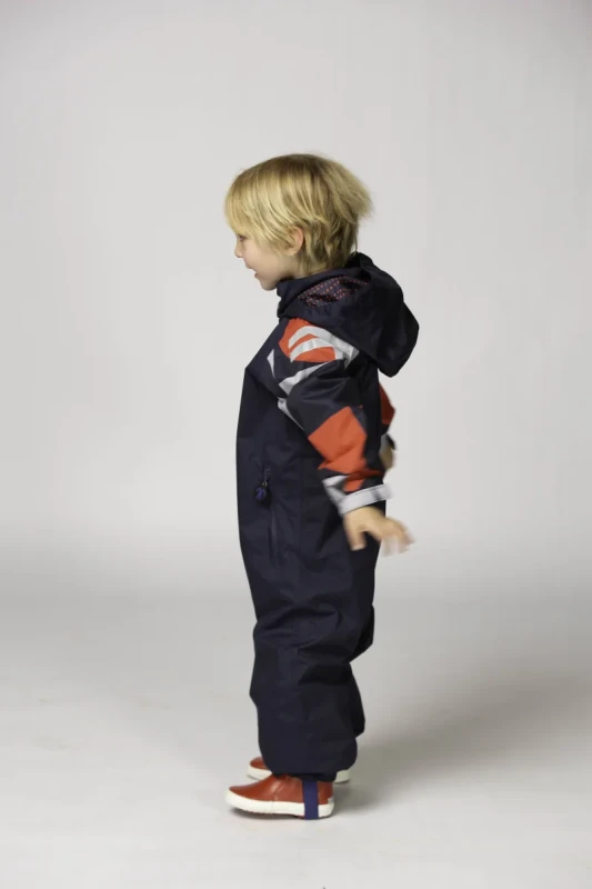DD_AW25_Rainsuit_Buck_Studio (4).webp