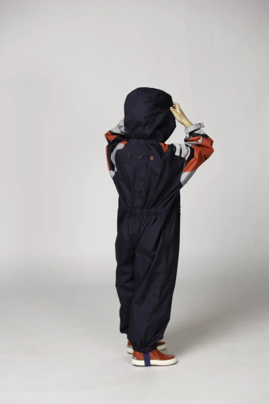 DD_AW25_Rainsuit_Buck_Studio (7).webp