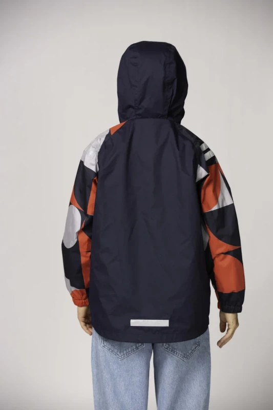 DD_AW25_Rainjacket_Buck_Studio (15).webp