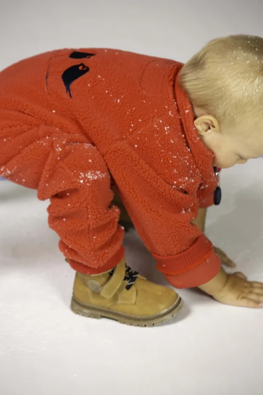 DD_AW25_Sherpa fleece Onesie_Red_Studio (8).webp