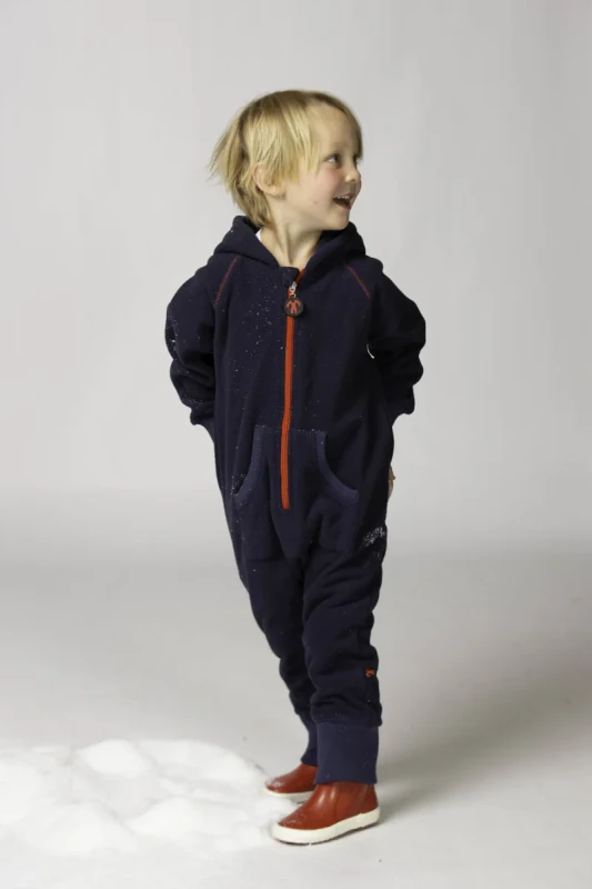 DD_AW25_Fleece Onesie_dark blue_Studio (7).webp