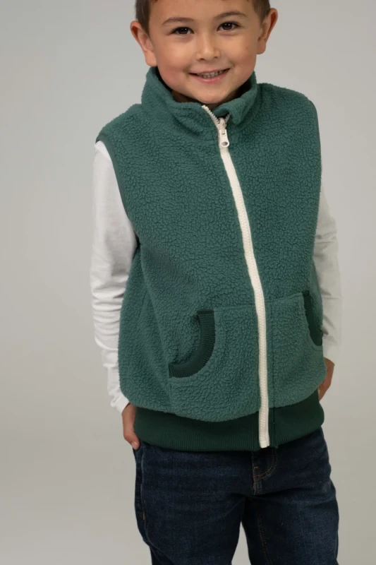DD_AW25_Fleece Bodywarmer_dark green_Studio (33).webp