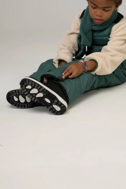 DD_AW25_Bib Pants_Dark Green_Studio (41).webp
