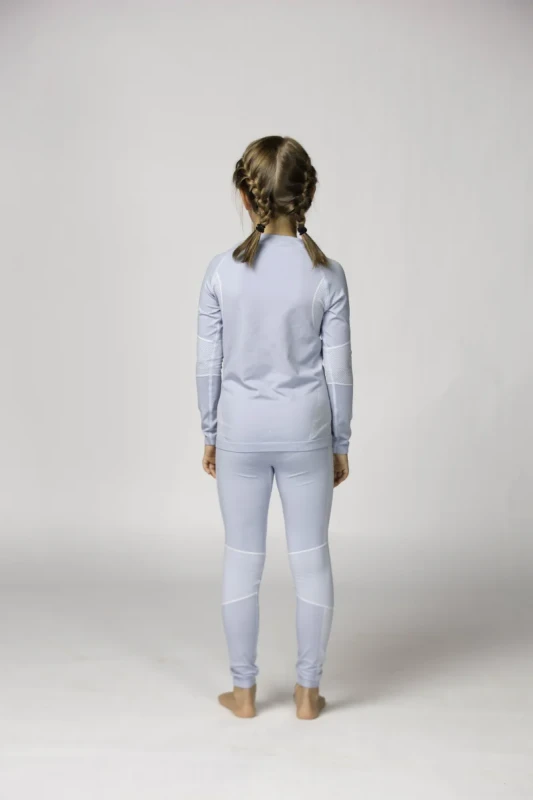 DD_AW25_Base Layer_Light blue_Studio (4).webp
