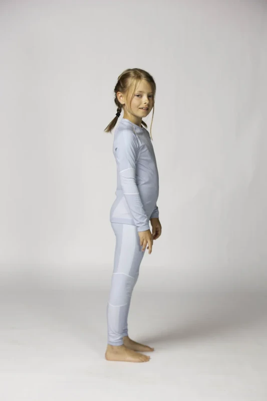 DD_AW25_Base Layer_Light blue_Studio (5).webp