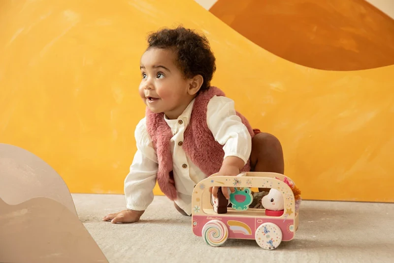 83891-5414834838916-Lilliputiens-Drewniany-wózek-z-sorterem-do-ciągnięcia-Jednorożec-Lena-12-m-plus- (9).webp