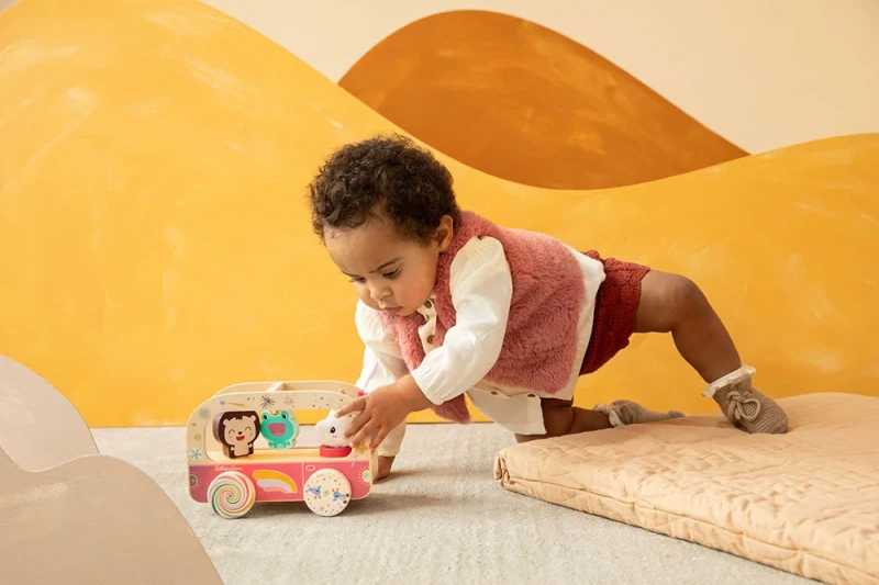 83891-5414834838916-Lilliputiens-Drewniany-wózek-z-sorterem-do-ciągnięcia-Jednorożec-Lena-12-m-plus- (13).webp