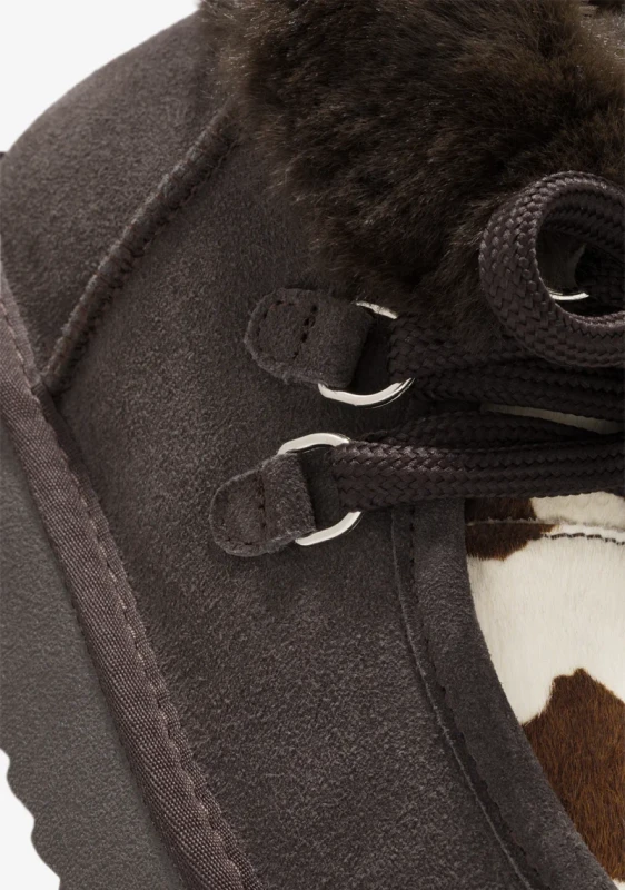 Stylowe ocieplane buty damskie z unikalnym wzorem „cow print”