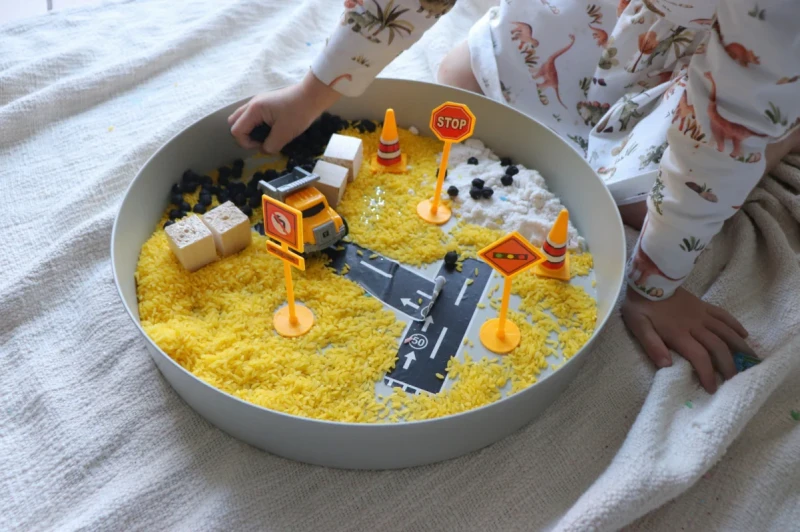 Jellystone-Tacka-sensoryczna-Play-Tray-2w1Lilac-kolor-fioletowy-polkabubu-9.webp
