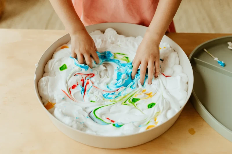 Jellystone-Tacka-sensoryczna-Play-Tray-Sage-2w1-pojemnik-kolor-zielony-polkabubu-13.webp