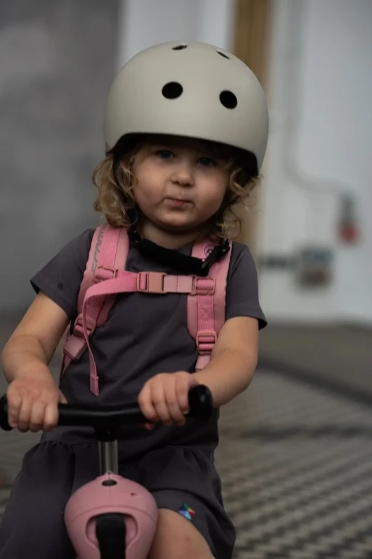 SCOOTANDRIDE-Kask-S-M-dla-dzieci-3-Ash-polkabubu-14.webp