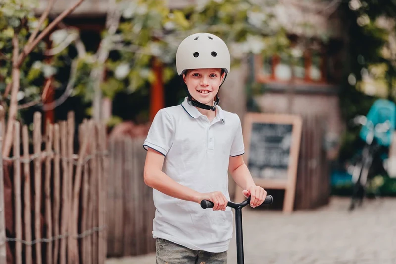 96367-SCOOTANDRIDE-Kask-S-M-dla-dzieci-3-Ash- (1).webp