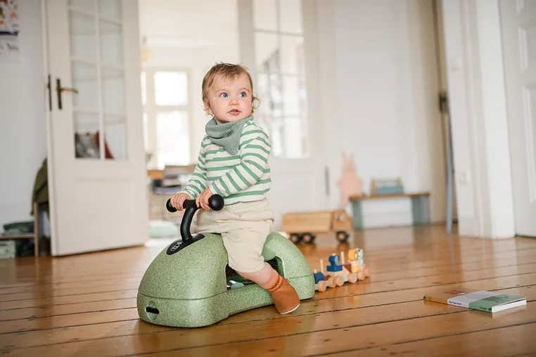 SCOOTANDRIDE-My-First-Ewolucyjny-jezdzik-pchacz-3w1-6-m-Olive-polkabubu-14.webp