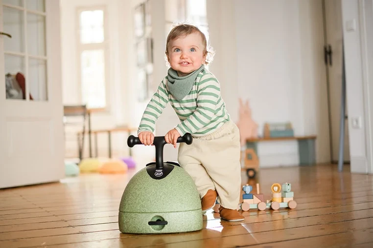 SCOOTANDRIDE-My-First-Ewolucyjny-jezdzik-pchacz-3w1-6-m-Olive-polkabubu-16.webp
