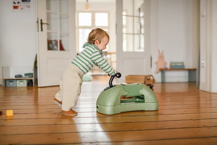 SCOOTANDRIDE-My-First-Ewolucyjny-jezdzik-pchacz-3w1-6-m-Olive-polkabubu-18.webp