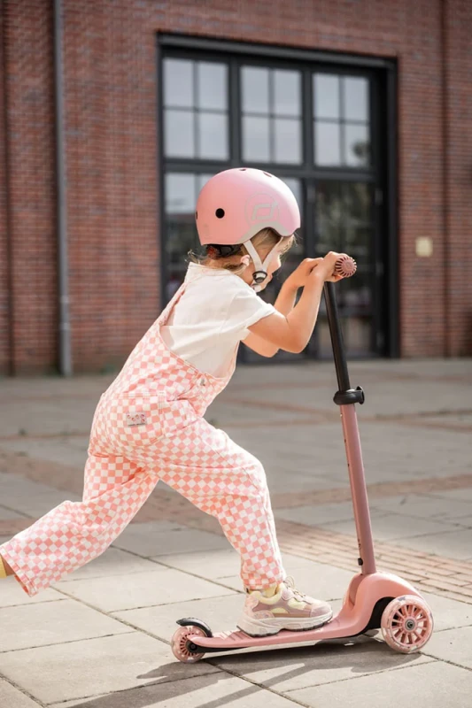 różowa hulajnoga dla dzieci Scoot & Ride
