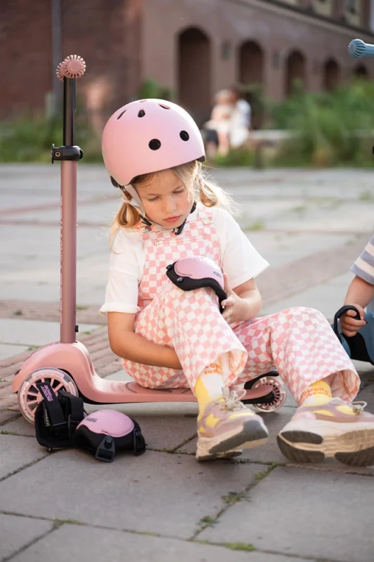 S00935-9120133009358-SCOOTANDRIDE-Highwaykick-3S-Hulajnoga-z-systemem-sterowania-2w1-i-kolkami-LED-skladana-3-Rose- (32).webp