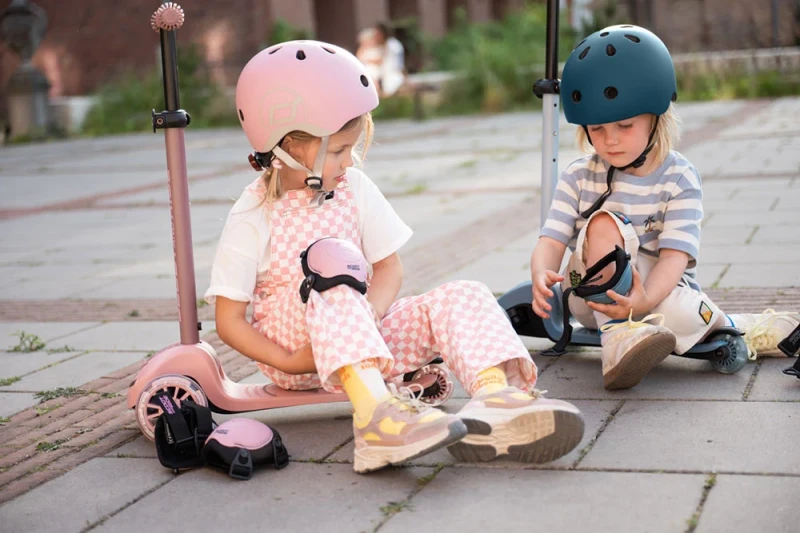 S00935-9120133009358-SCOOTANDRIDE-Highwaykick-3S-Hulajnoga-z-systemem-sterowania-2w1-i-kolkami-LED-skladana-3-Rose- (34).webp
