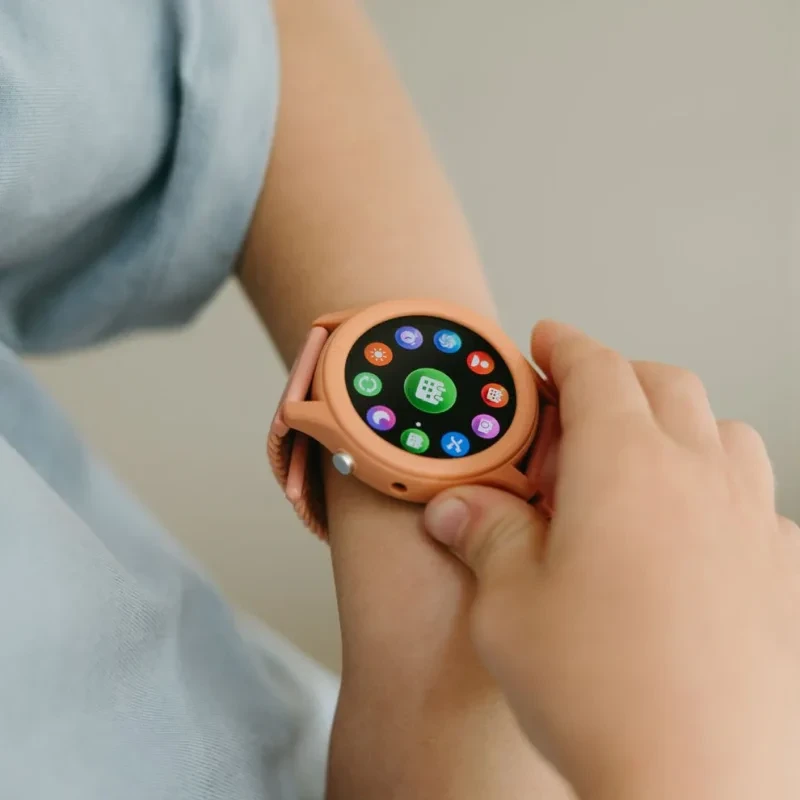 K-WATCH Pomarańczowy Smartwatch dla dzieci 8+ – bez gier i GPS