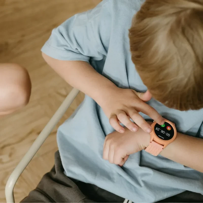 kidywolf-smartwatch-koralowy-polkabubu-9.webp