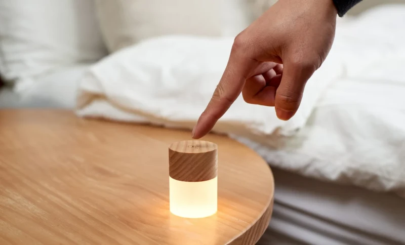 bezprzewodowa lampka dekoracyjna Gingko Design z 7 kolorami