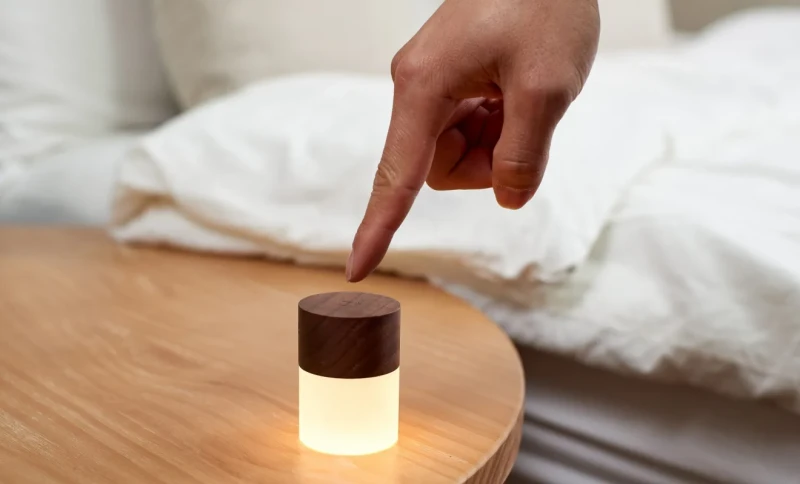 Gingko Design Mini Lemelia Light Walnut – widok z boku