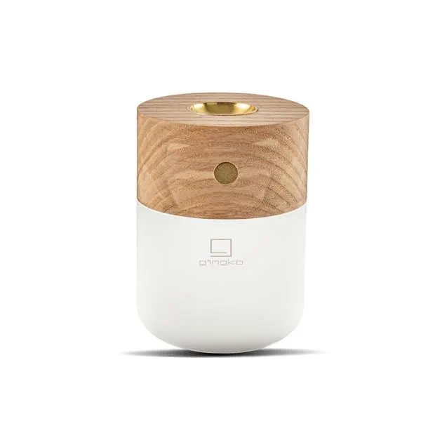 lampka inteligentna z dyfuzorem Gingko Design z drewna jesionowego