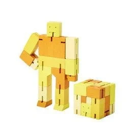 Składany robot Cubebot Areaware w pozycji stojącej