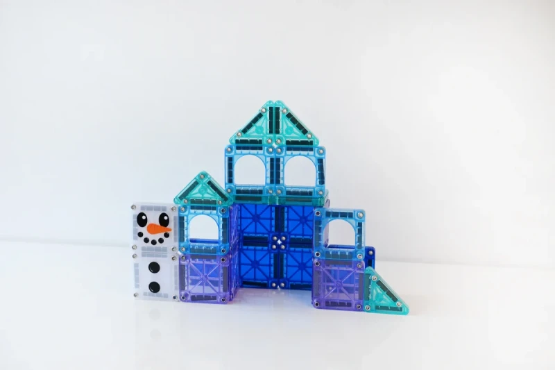MAGNA-TILES-R-Klocki-Magnetyczne-Travel-Winter-Wonder-26-el-polkabubu-9.webp