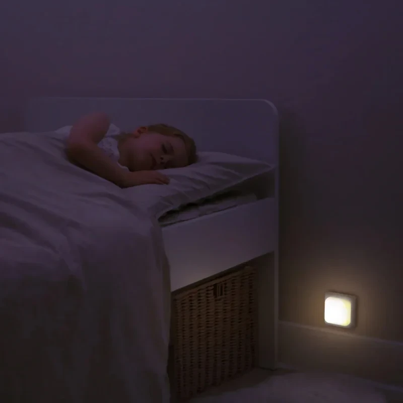 Cloud b Cube B Sarenka Finley – lampka nocna z czujnikiem dotykowym