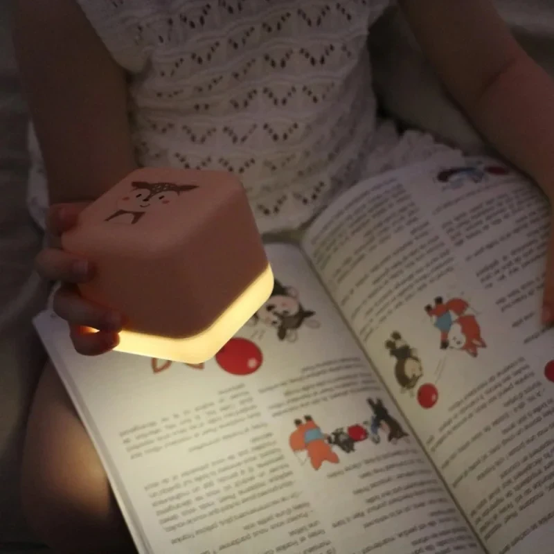 Cloud b® Cube B™ Sarenka Finley – przenośna lampka nocna dla dzieci 0 m+