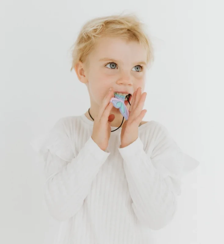 Gryzak sensoryczny dla dzieci z autyzmem lub ADHD – Jellystone Designs Syrena