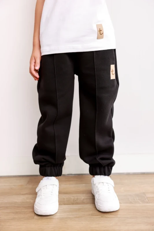 Spodnie zimowe TUSS WINTER LOOSE czarne – komfortowe i modne spodnie dla dzieci