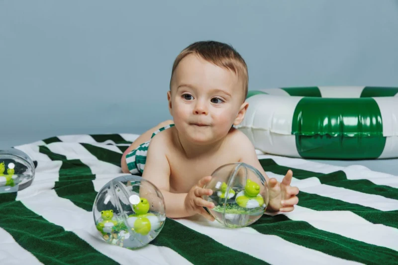 Zabawa sensoryczna z kulą Petit Boum Żaba 12 m+