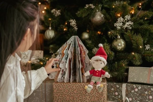Little-Dutch-Swiateczna-ksiazka-maly-Jim-X-MAS-polkabubu-8.webp