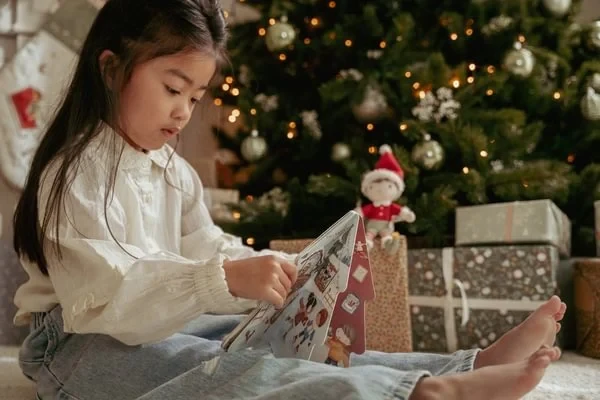 Little-Dutch-Swiateczna-ksiazka-maly-Jim-X-MAS-polkabubu-9.webp