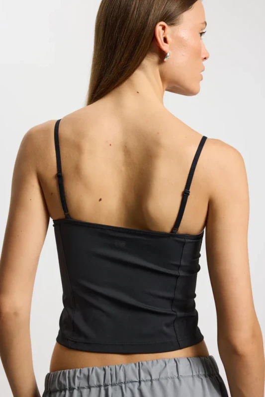 top sportowy true to body black – super miękki materiał, lekkie podtrzymanie