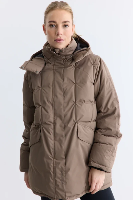 brązowa parka puffer z recyklingu rethinkit studios