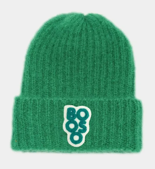 Zielona czapka z moheru BOOSO FLUFF BEANIE green – czapka z wywinięciem i naszywką BOOSO