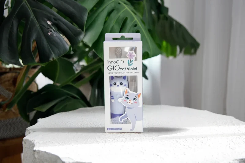 Dziecięca szczoteczka soniczna InnoGIO fioletowa z LED