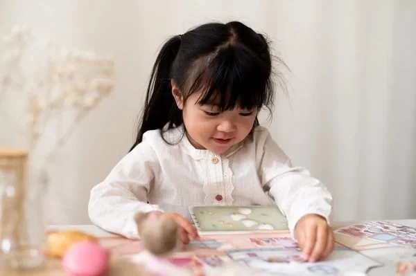 Little-Dutch-Naklejki-wielokrotnego-uzytku-Rosa-Friends-polkabubu-10.webp