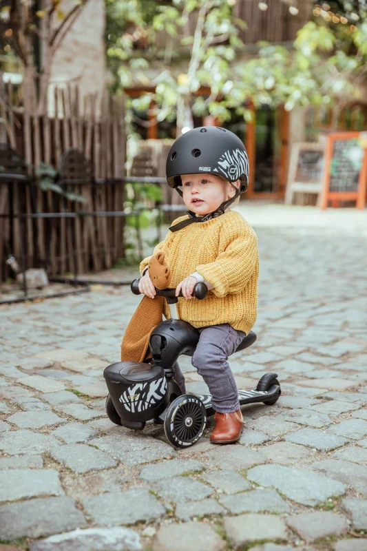 SCOOTANDRIDE-Highwaykick-1-Lifestyle-2w1-Jezdzik-i-hulajnoga-z-zamykanym-schowkiem-1-5-lat-Zebra-polkabubu-11.webp
