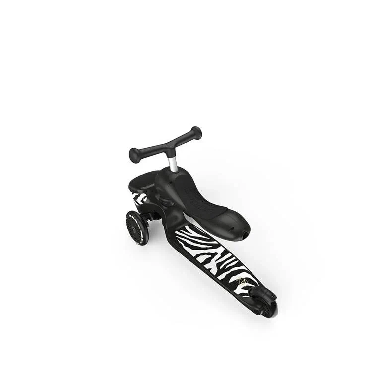 SCOOTANDRIDE-Highwaykick-1-Lifestyle-2w1-Jezdzik-i-hulajnoga-z-zamykanym-schowkiem-1-5-lat-Zebra-polkabubu-30.webp