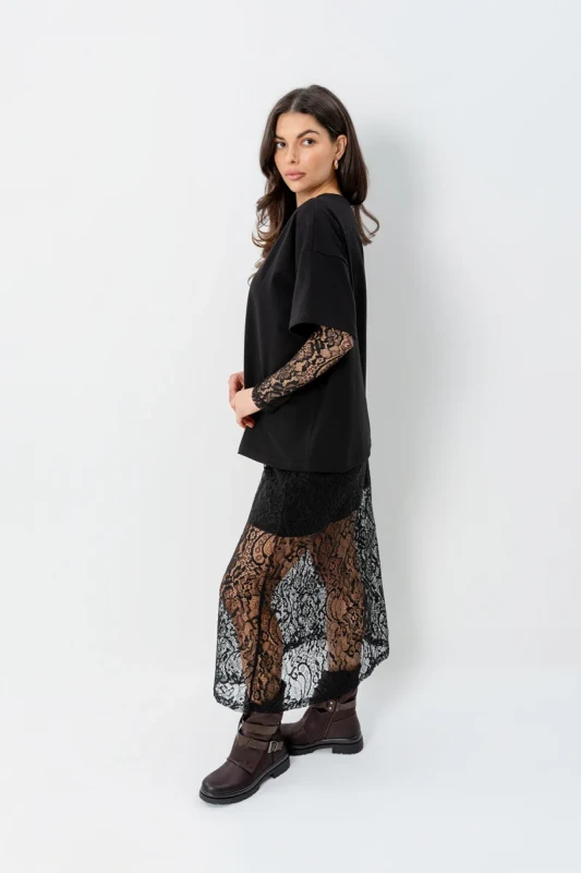 Koronkowa czarna spódnica BOPOCO efektowna i komfortowa