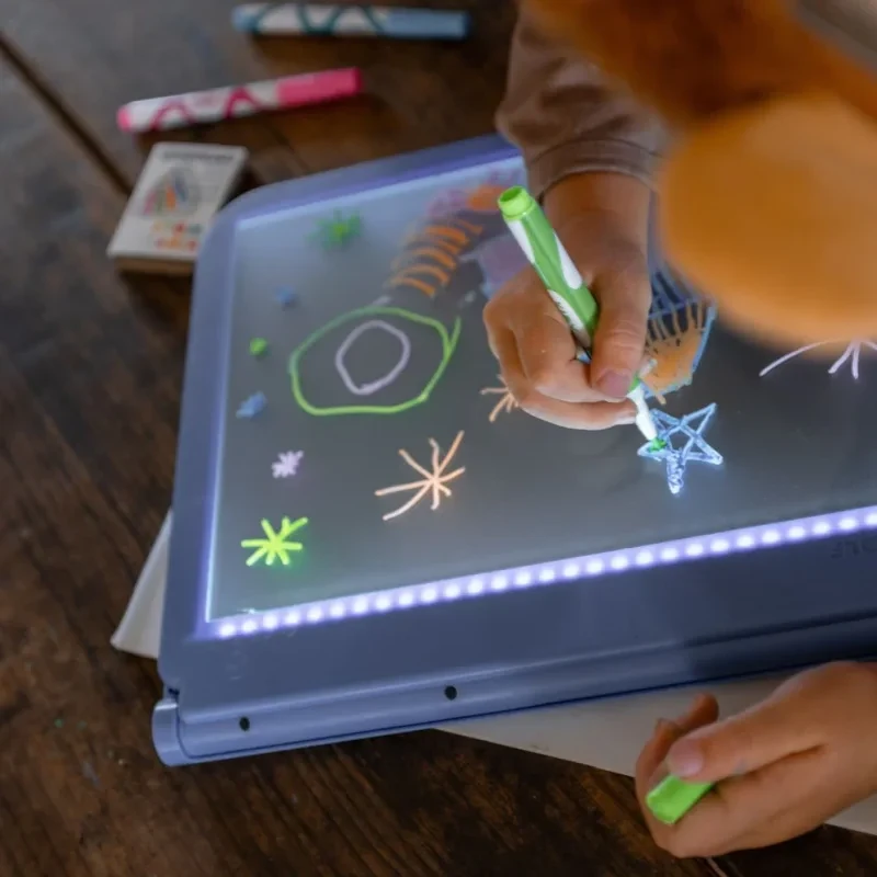 Dwustronny tablet rysunkowy KIDYWOLF – widok podświetlenia LED
