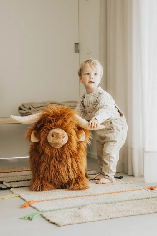 Dmuchany skoczek dla malucha – Soft Bouncy Highland Cow Wild & Soft