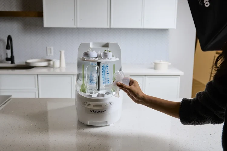 Baby-Brezza-Bottle-Washer-Pro-All-White-polkabubu-5.webp