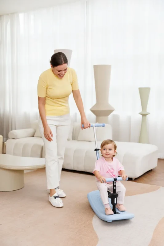Bezpieczna hulajnoga-bujak Mini Micro Rock & Go dla dzieci w różnym wieku