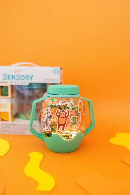 ZOO Zestaw sensoryczny DIY Glo Pals – świecący słoik, figurki, brokaty 3+