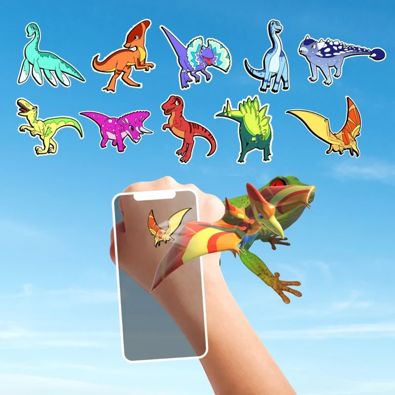 Dziecko skanuje tatuaż Jurassic Dinos aplikacją